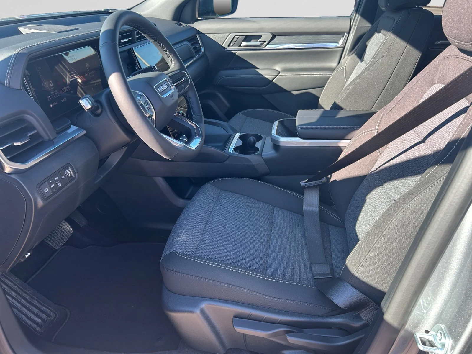 New 2027 Sterling Metallic GMC AWD Elevation image 13