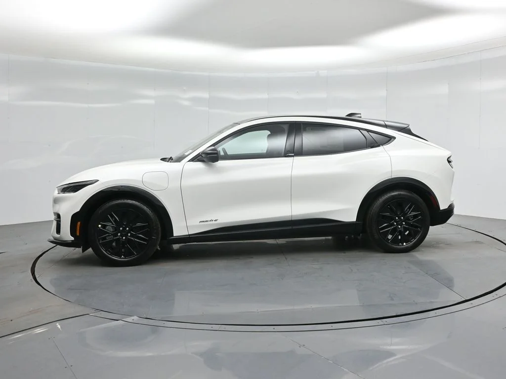 New 2026 Star White Metallic Tri-coat Ford Premium image 28