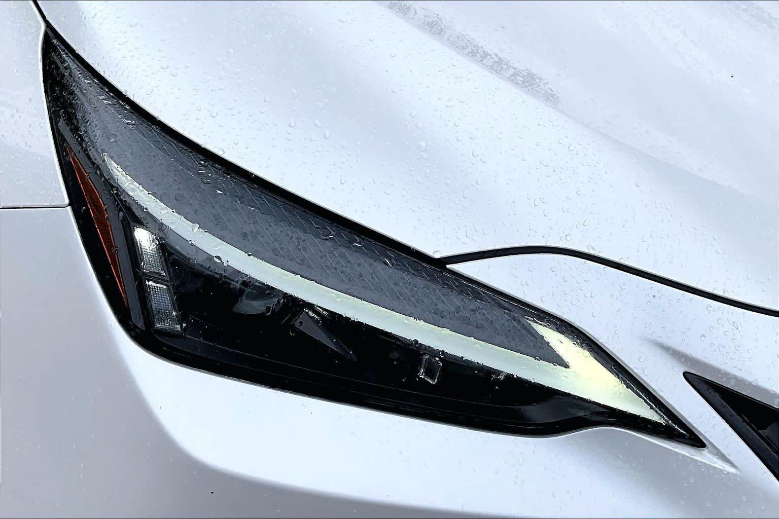 Used 2022 Eminent White Pearl Lexus Premium image 28