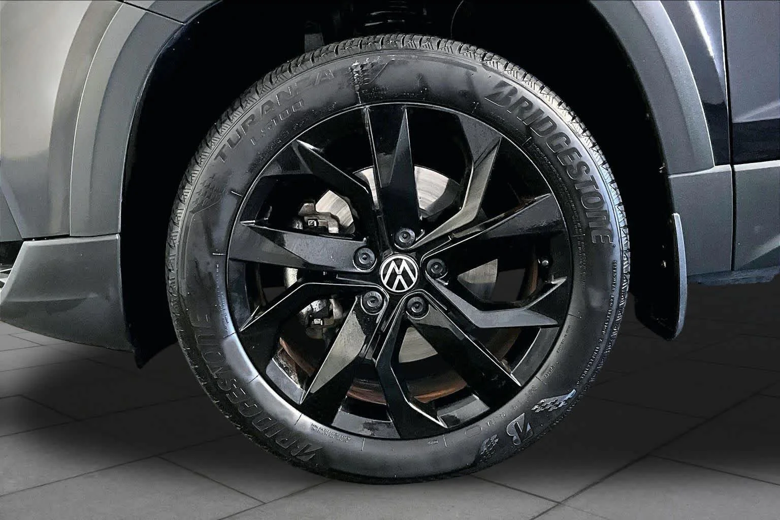 Used 2022 Deep Black Pearl Volkswagen SE image 11
