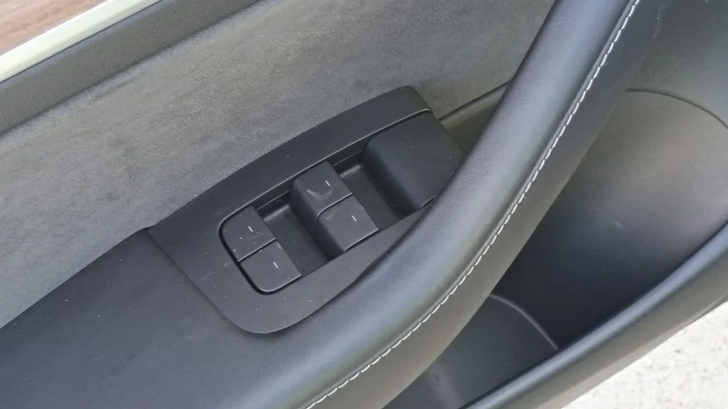 Used 2022 Blue Tesla Long Range image 18