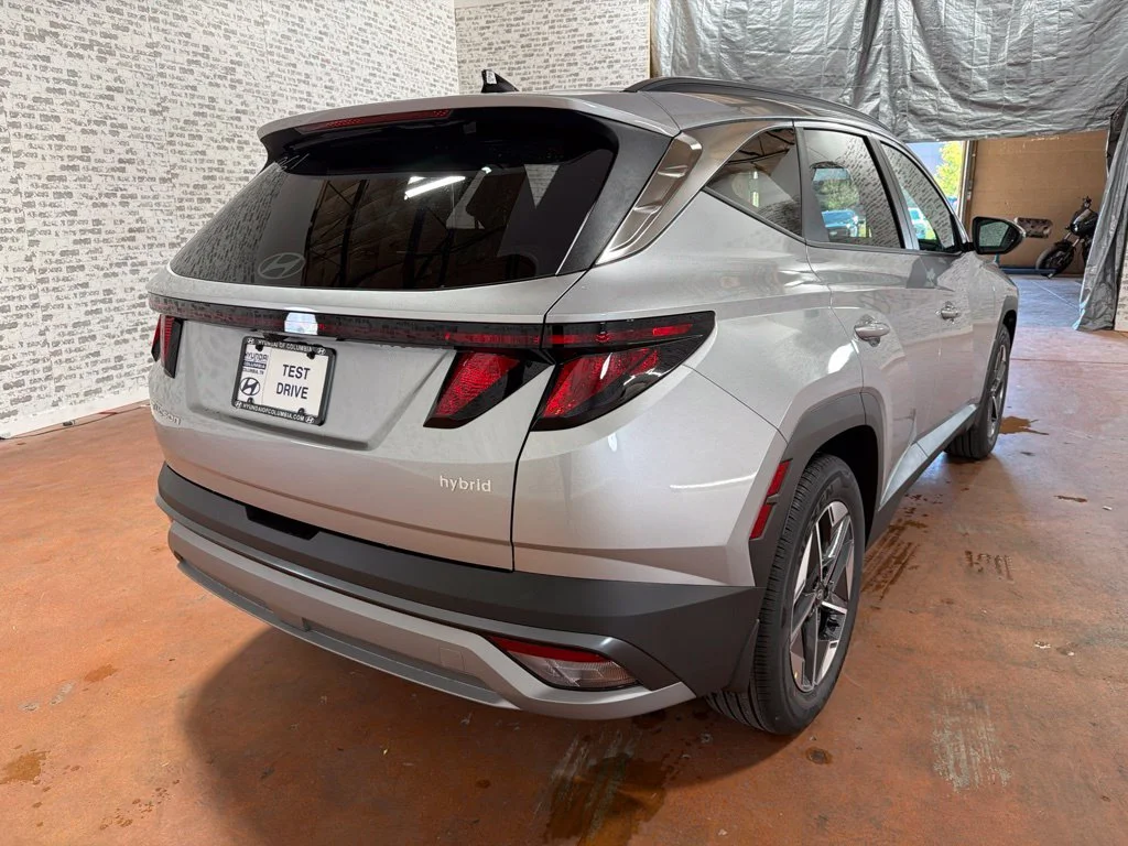 New 2026 Shimmering Silver Hyundai SEL image 7