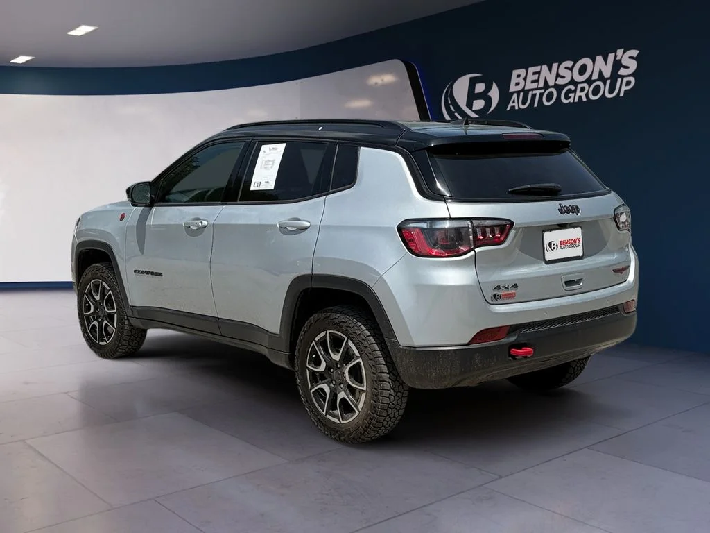 Used 2025 Silver Jeep Trailhawk image 3
