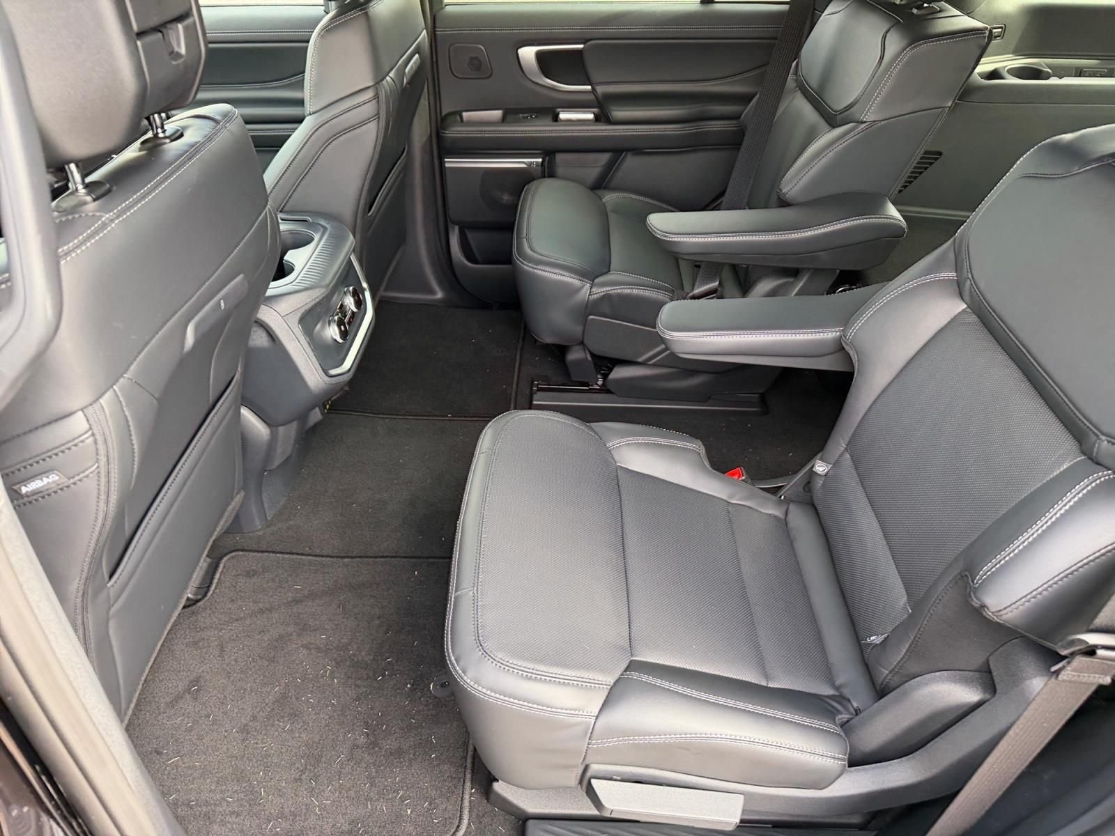 New 2026 Gray Ford Platinum image 10