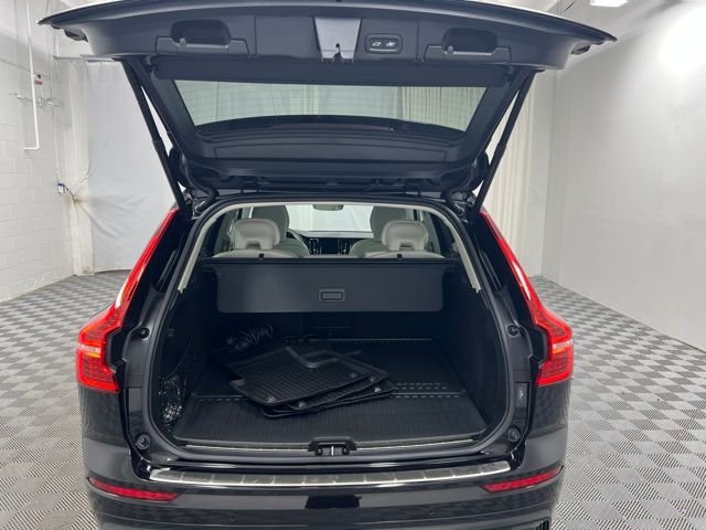 Used 2024 Onyx Black Metallic Volvo T8 Plus Dark Theme image 8