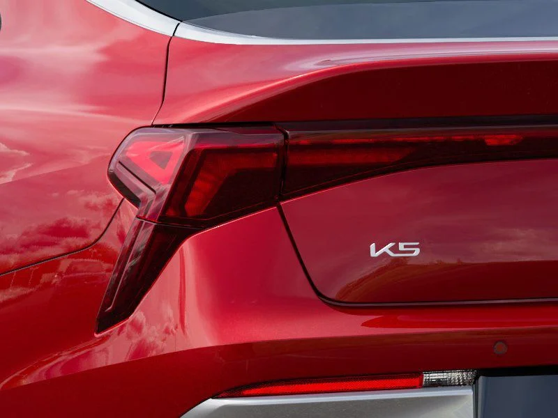 2025 Kia K5 LXS - Photo 11