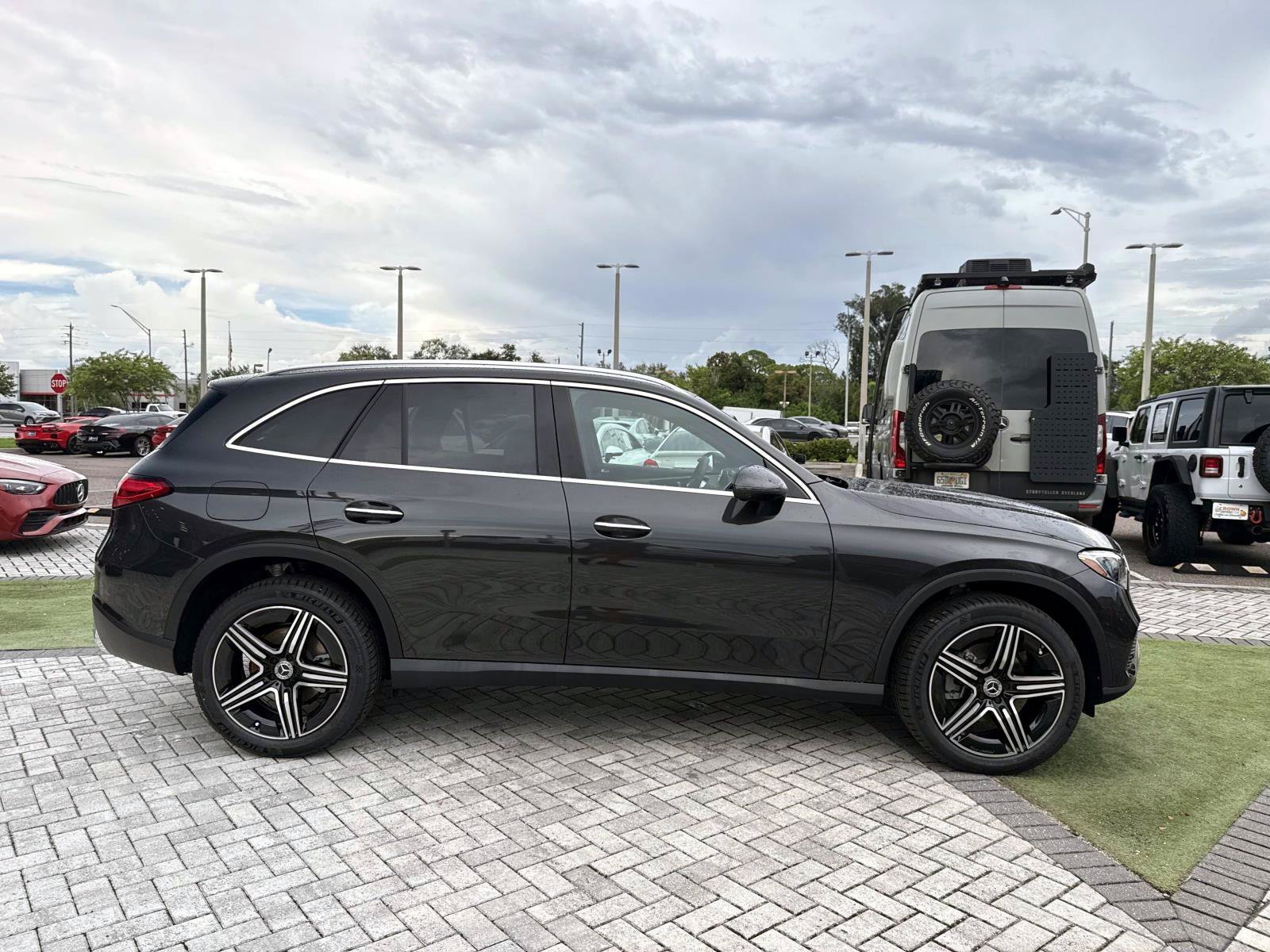 New 2027 Gray Metallic Mercedes-Benz 300 SUV image 6
