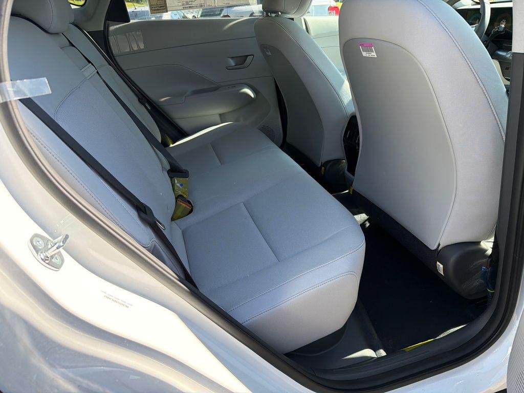 New 2026 White Hyundai SEL Sport FWD image 15
