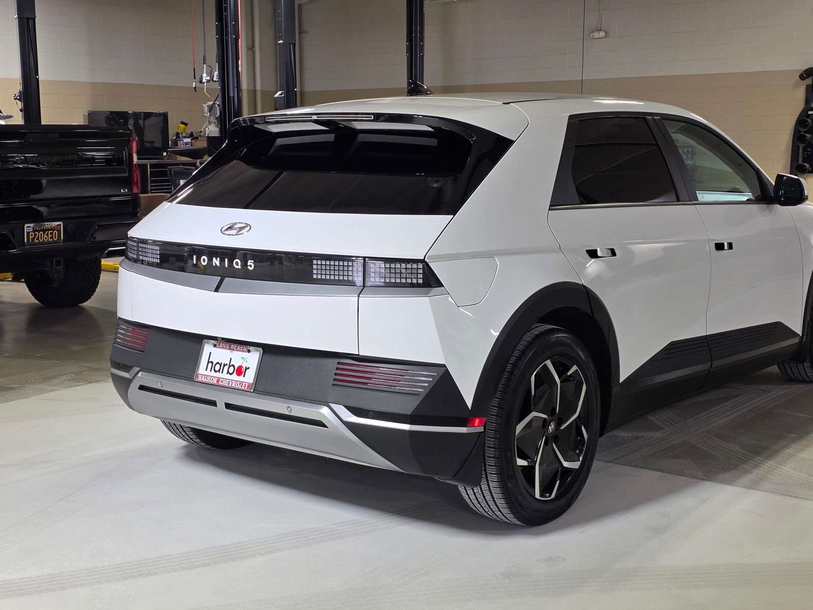Used 2022 Atlas White Hyundai SE image 11