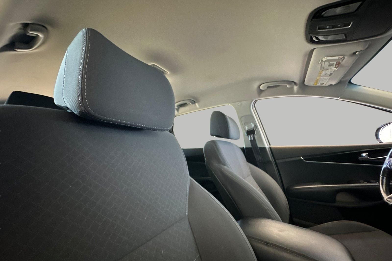 Used 2017 Silver Kia LX image 19