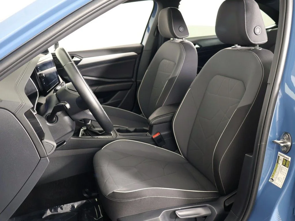 Used 2025 Blue Volkswagen 1.5T Sport image 29