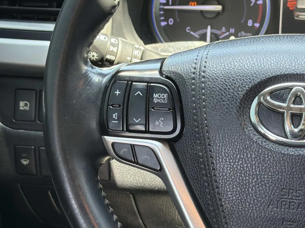 Used 2019 Predawn Gray Mica Toyota Limited image 11