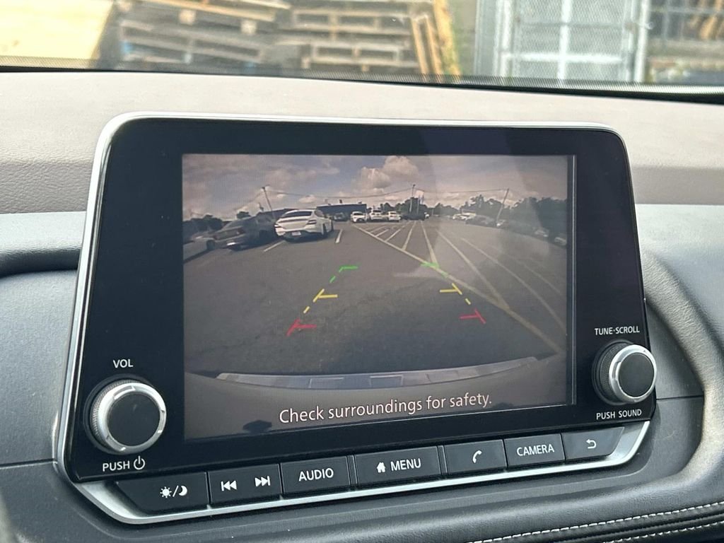 Used 2022 White Nissan SV image 30