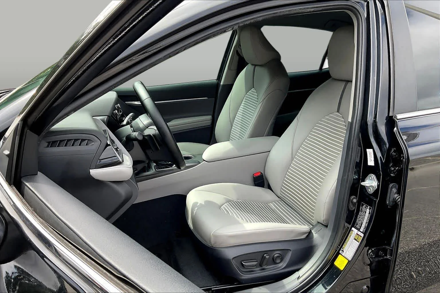 Used 2023 Midnight Black Metallic Toyota SE image 8