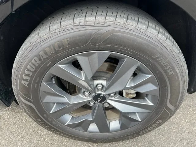 Certified Used 2025 Gravity Gray Kia SX-Prestige image 15