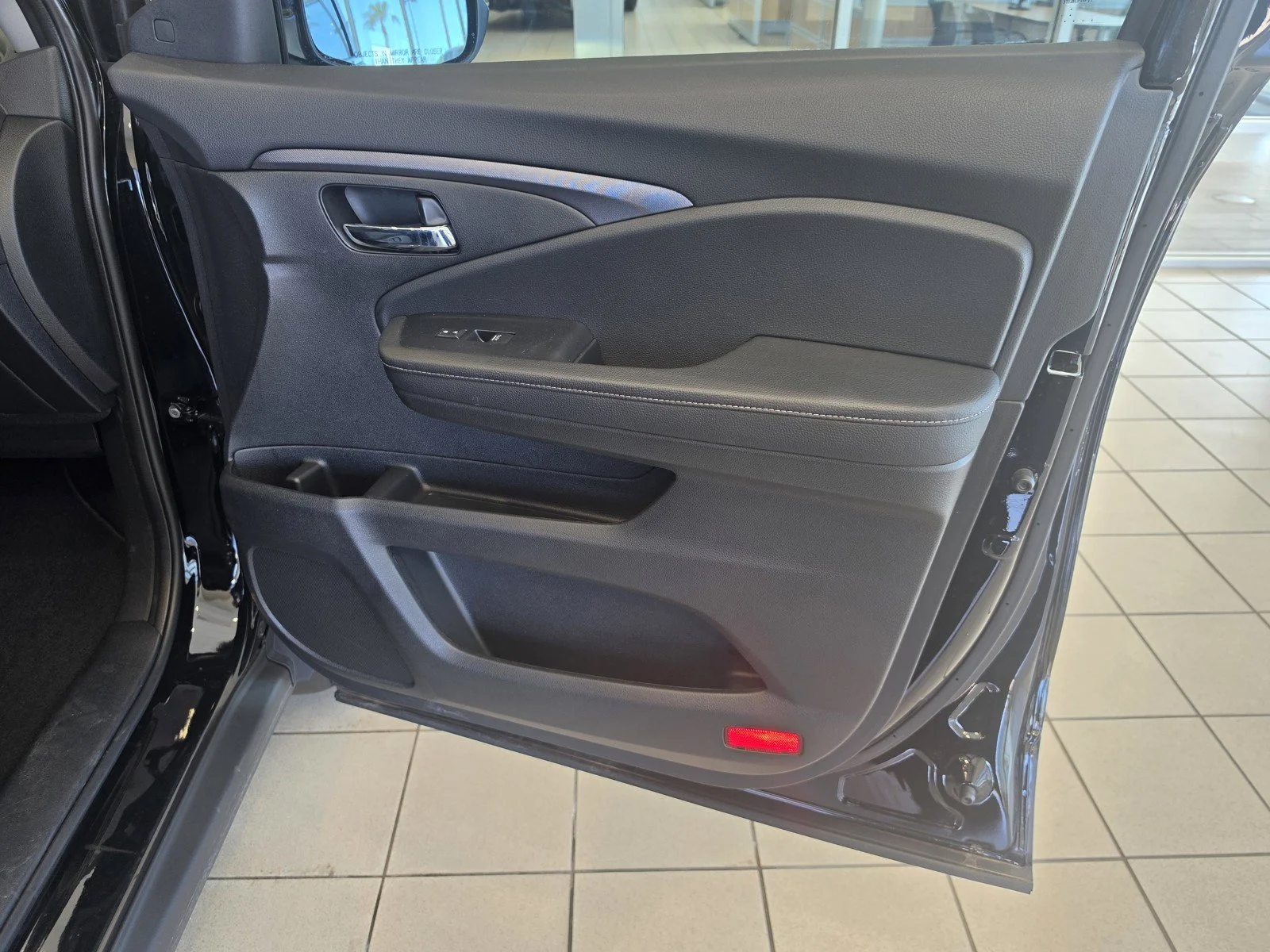 Certified Used 2025 Crystal Black Pearl Honda AWD RTL image 40