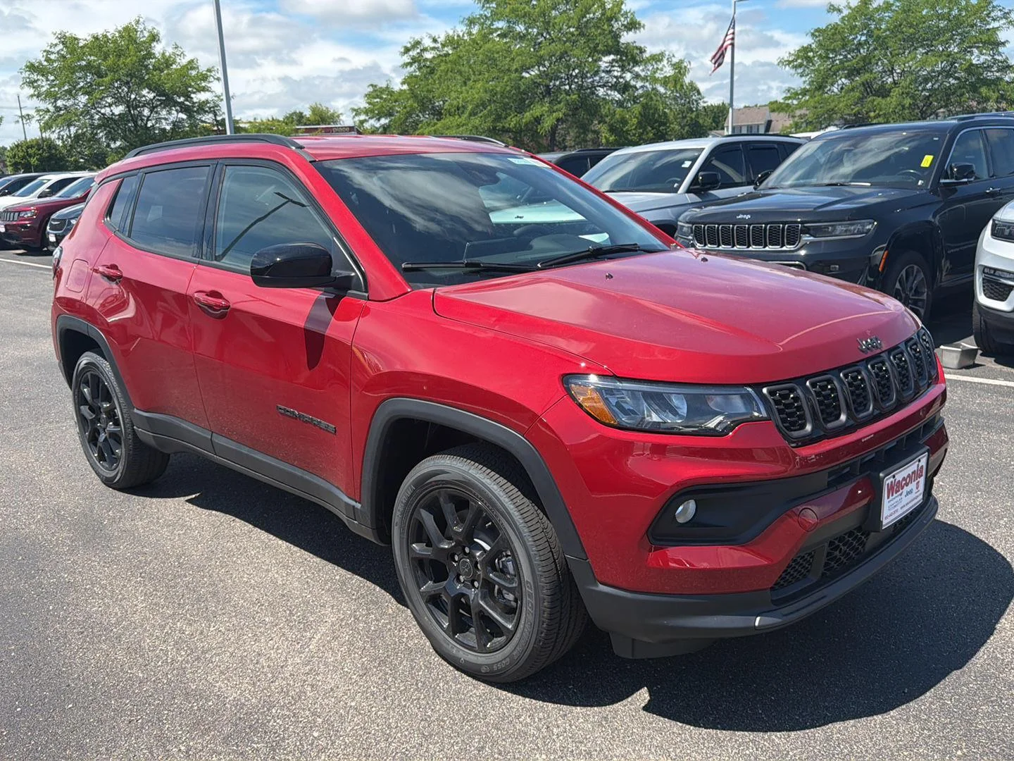 New 2026 Red Hot Pearl-Coat Exterior Paint Jeep Latitude Altitude image 2