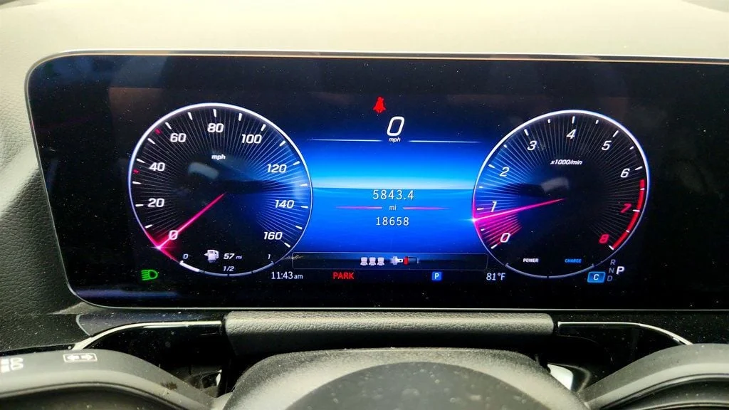 Used 2025 Polar White Mercedes-Benz GLA 250 4MATIC SUV w/ AMG® Night Pkg & Burmester Audio image 14