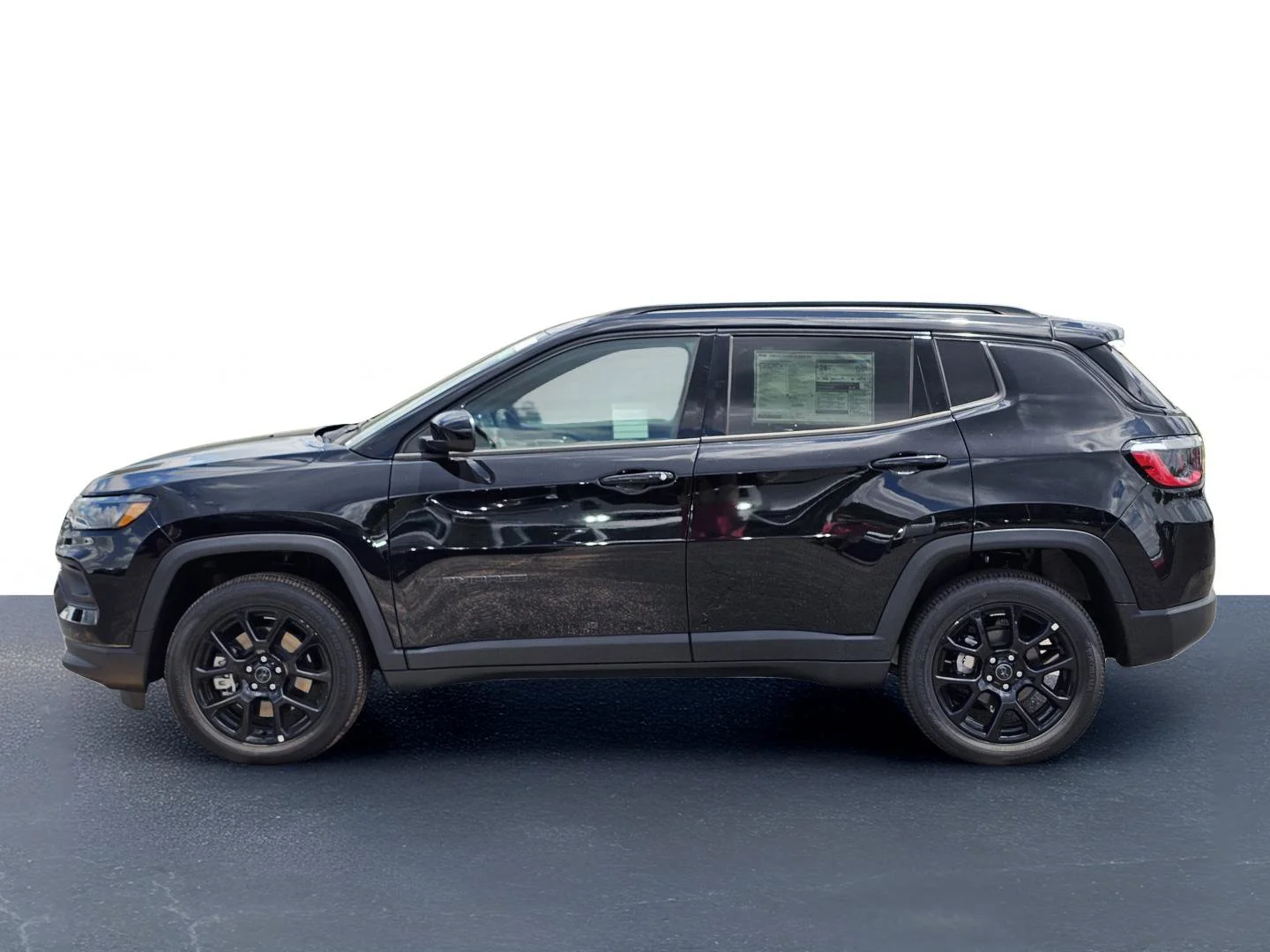New 2026 Diamond Black Crystal Pearlcoat Jeep Latitude Altitude image 13