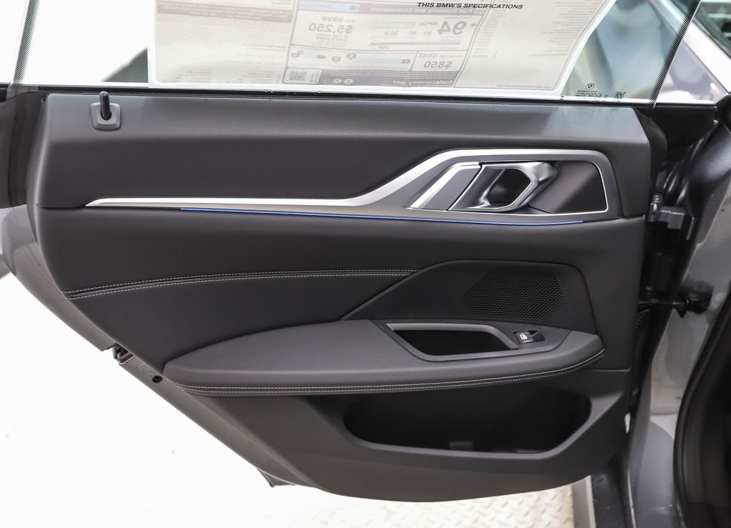 2025 BMW i4 40 - Photo 18