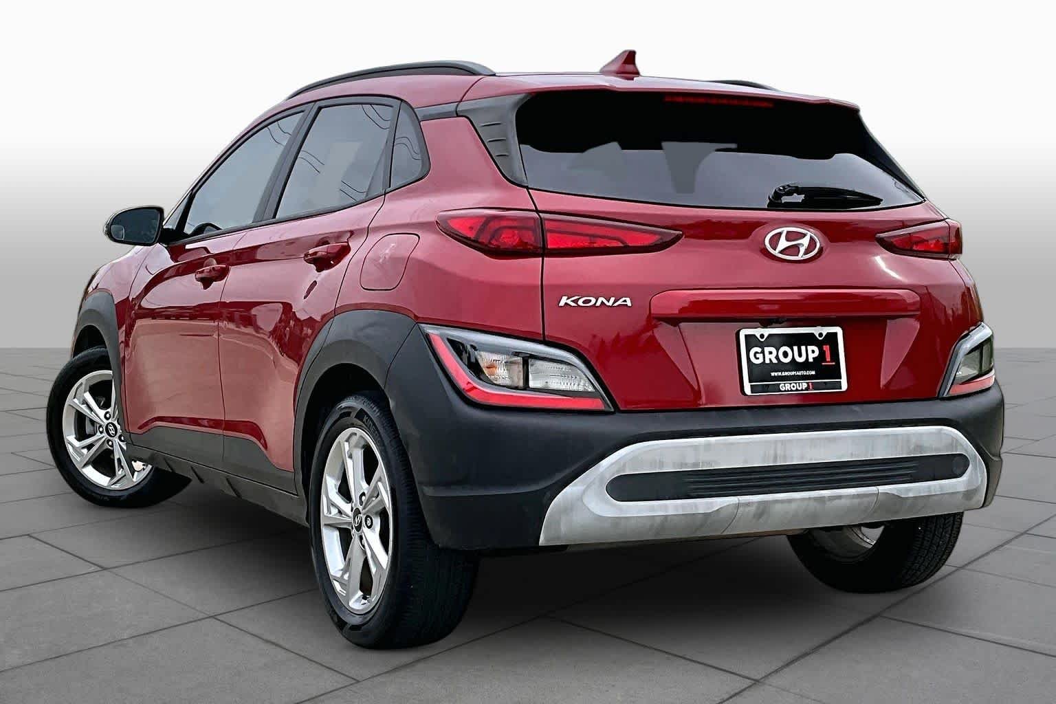 Used 2022 Pulse Red Hyundai SEL image 12