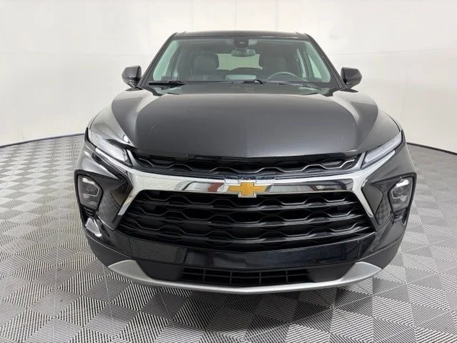 Used 2025 Black Chevrolet LT image 2