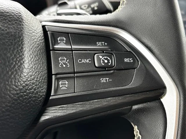 Used 2024 White Jeep Altitude image 16