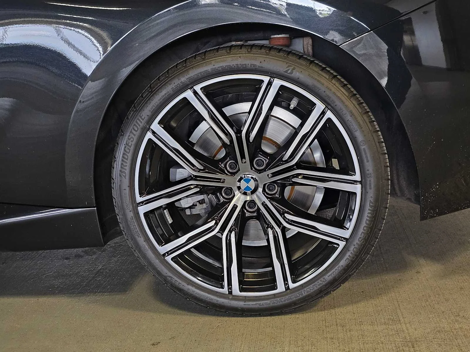 New 2026 Alpine White BMW M60 image 8
