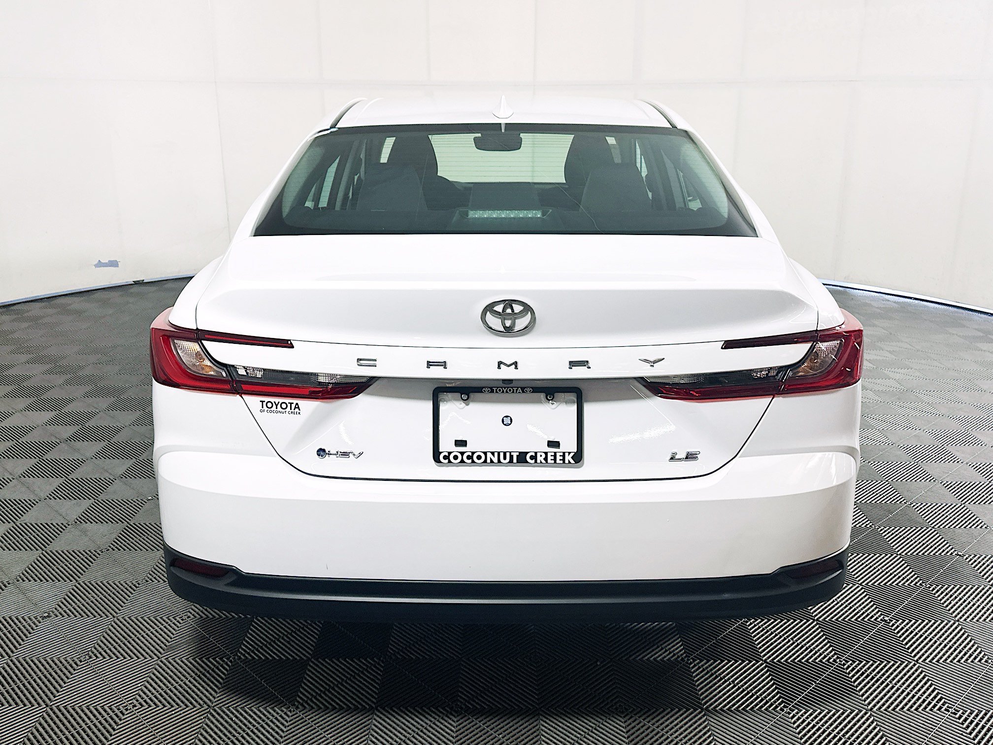 Certified Used 2025 Ice Toyota LE image 4