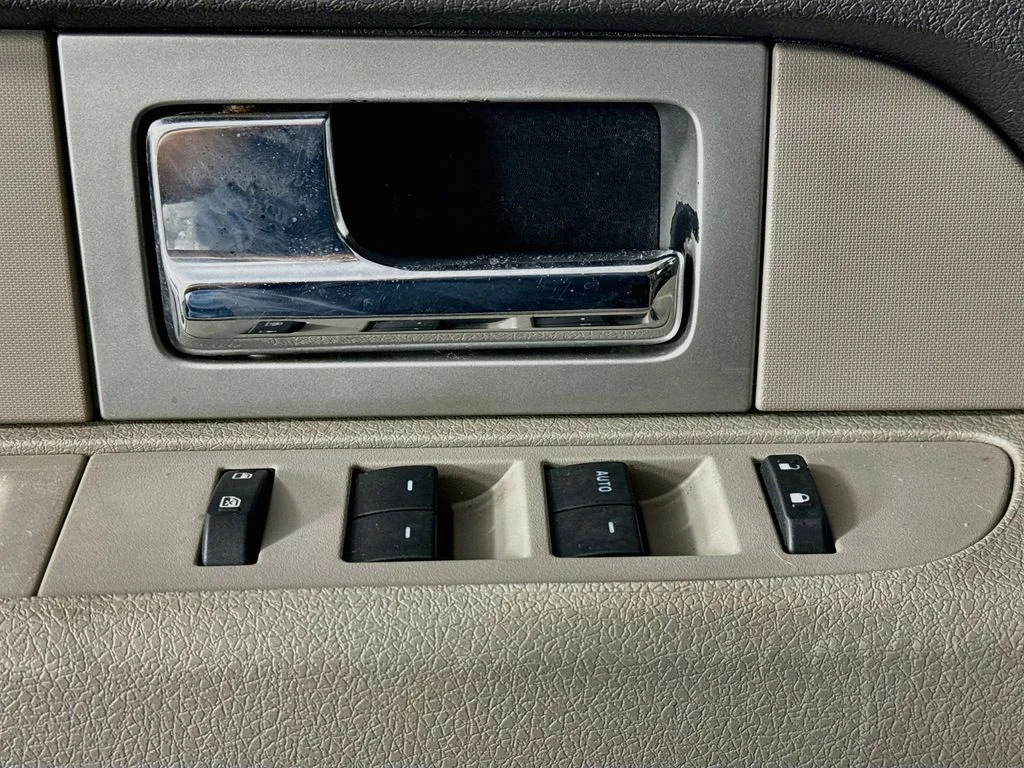 Used 2010 Gray Ford  image 20