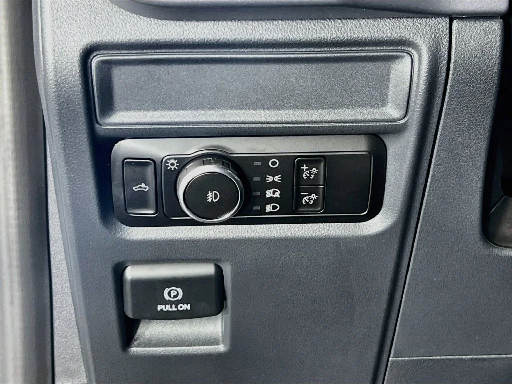 New 2026 Oxford White Ford XLT image 18