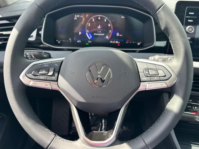 New 2026 Deep Black Pearl Volkswagen 1.5T SE image 41