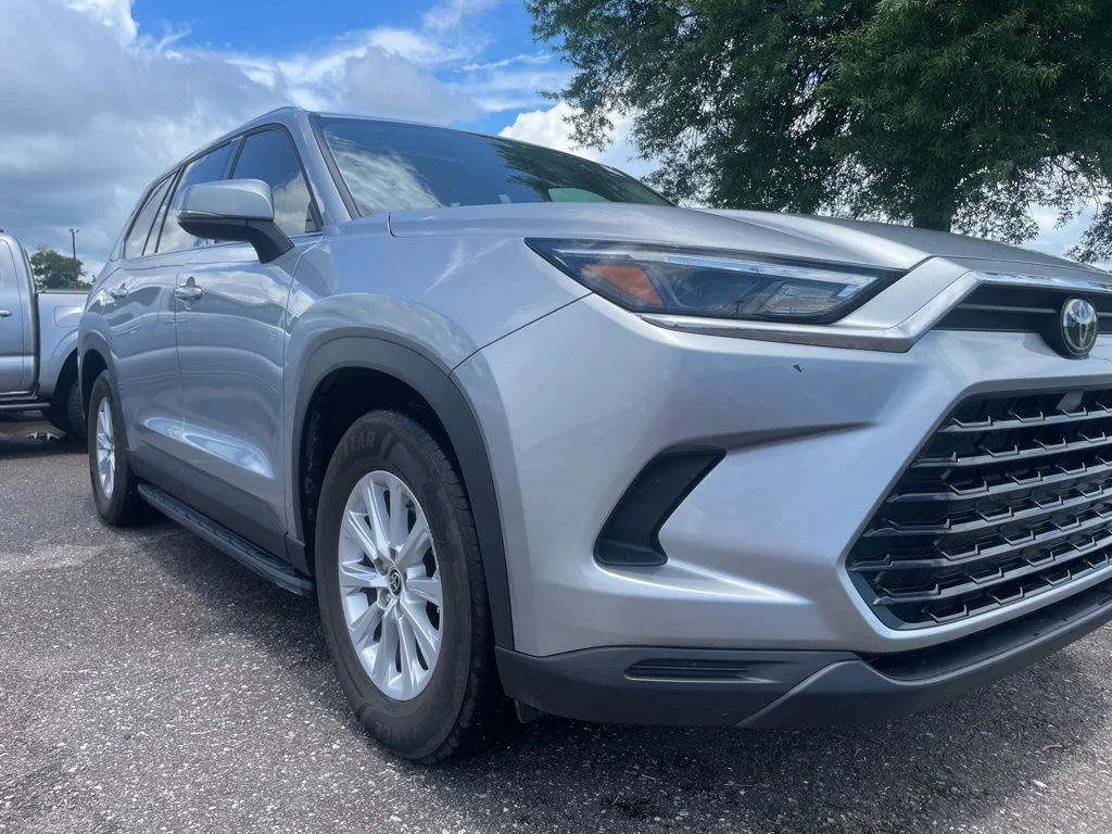 Used 2026 Silver Toyota XLE image 10