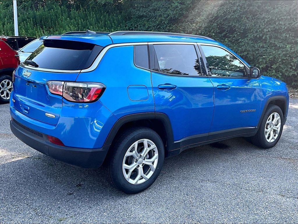 Used 2024 Blue Jeep Latitude image 6