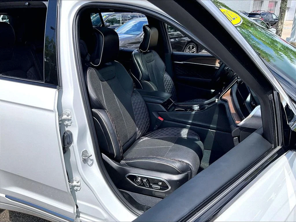 Used 2023 White Jeep Summit 4xe image 11