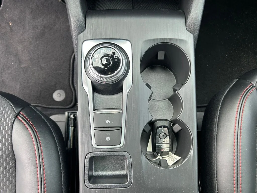 2026 Ford Escape ST-Line - Photo 15