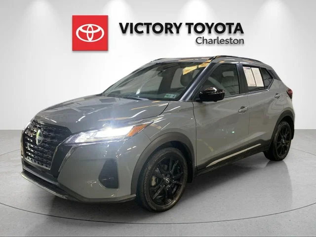 2023 Nissan Kicks SR