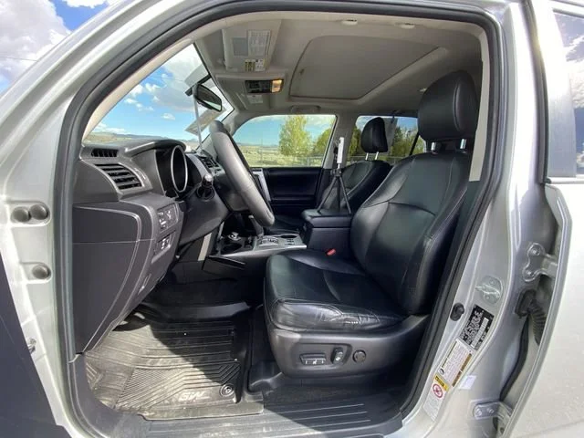 Used 2013 Silver Toyota SR5 image 11