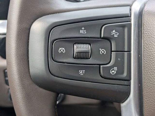 Used 2024 Summit White GMC Elevation image 25
