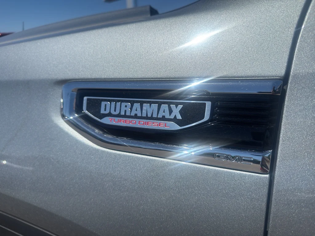 Used 2025 Sterling Metallic GMC Denali image 10