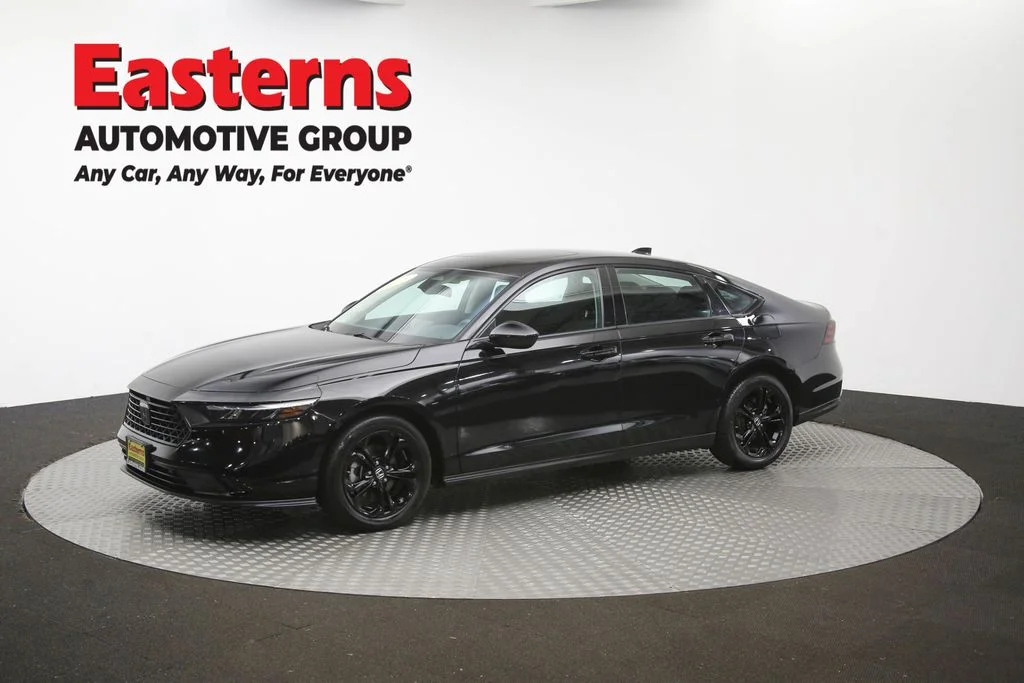 Used 2025 Black Honda SE image 51