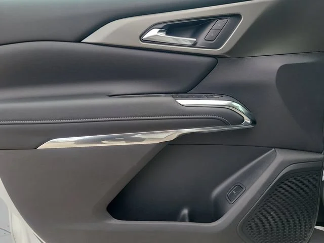 New 2026 Summit White Chevrolet LT image 16