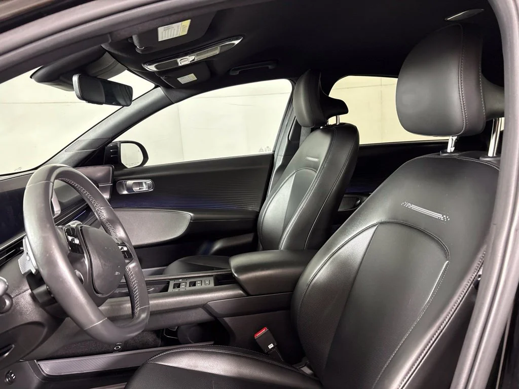 Used 2023 Black Hyundai SEL image 32