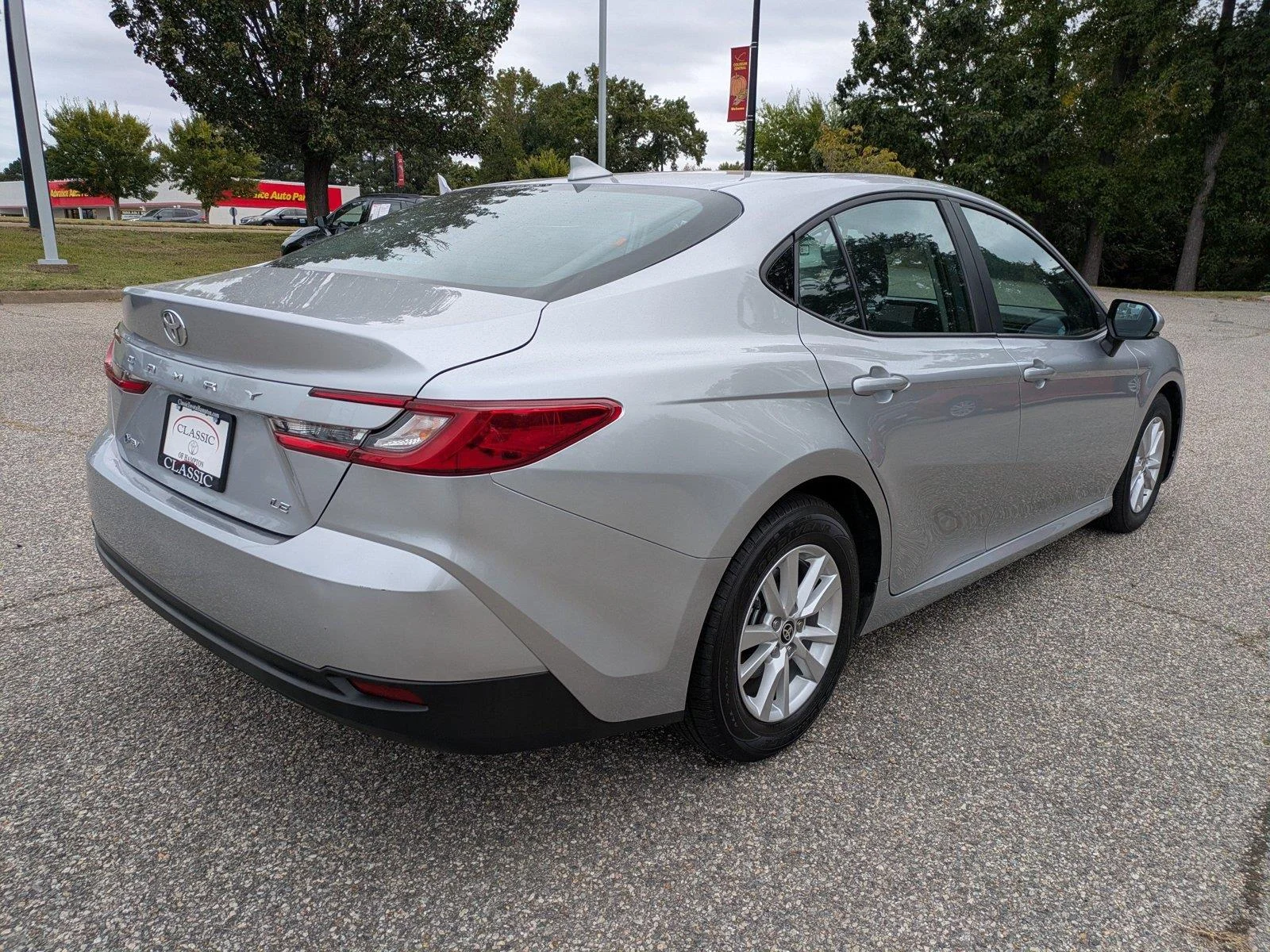 Used 2025  Toyota LE image 4