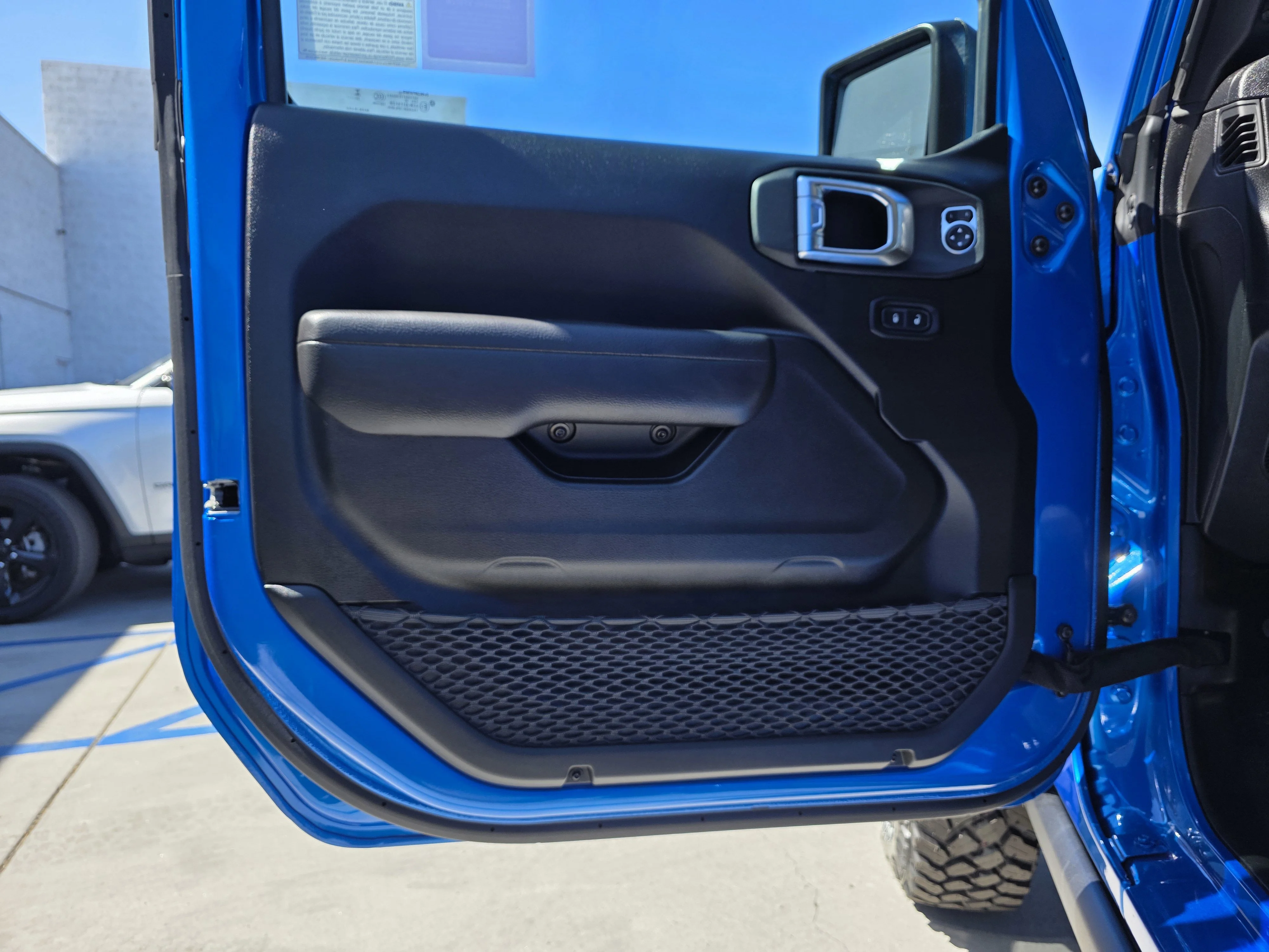 2025 Jeep Gladiator Willys - Photo 13