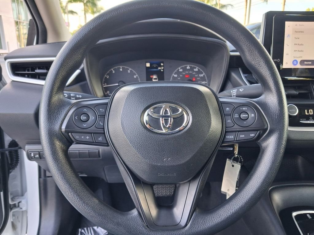 Used 2025 White Toyota LE image 18
