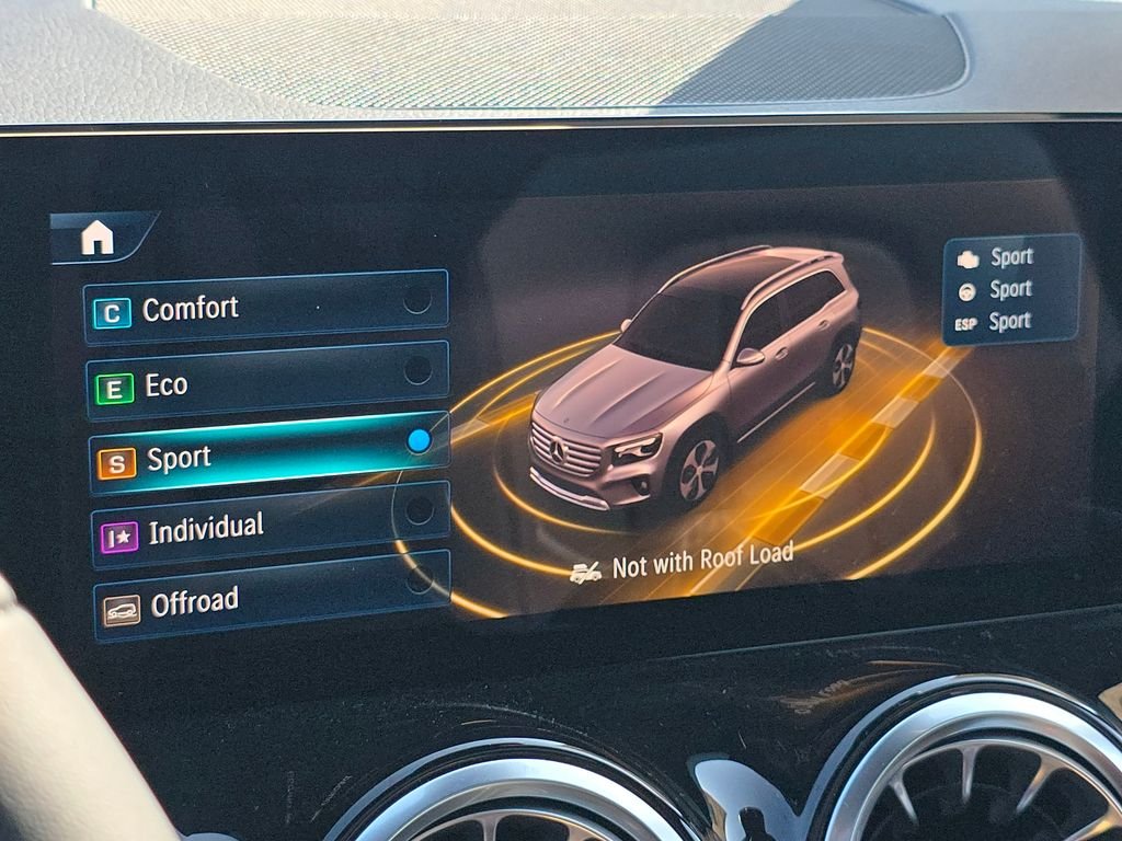 New 2026 Polar White Mercedes-Benz GLB 250 image 31