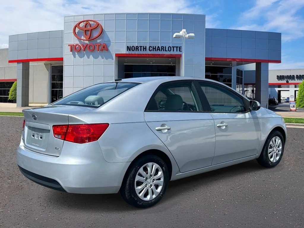 Used 2011 Silver Kia EX image 6