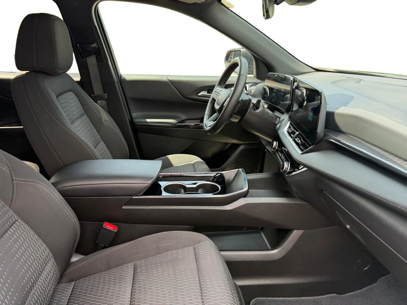 2025 Chevrolet Equinox LT - Photo 16