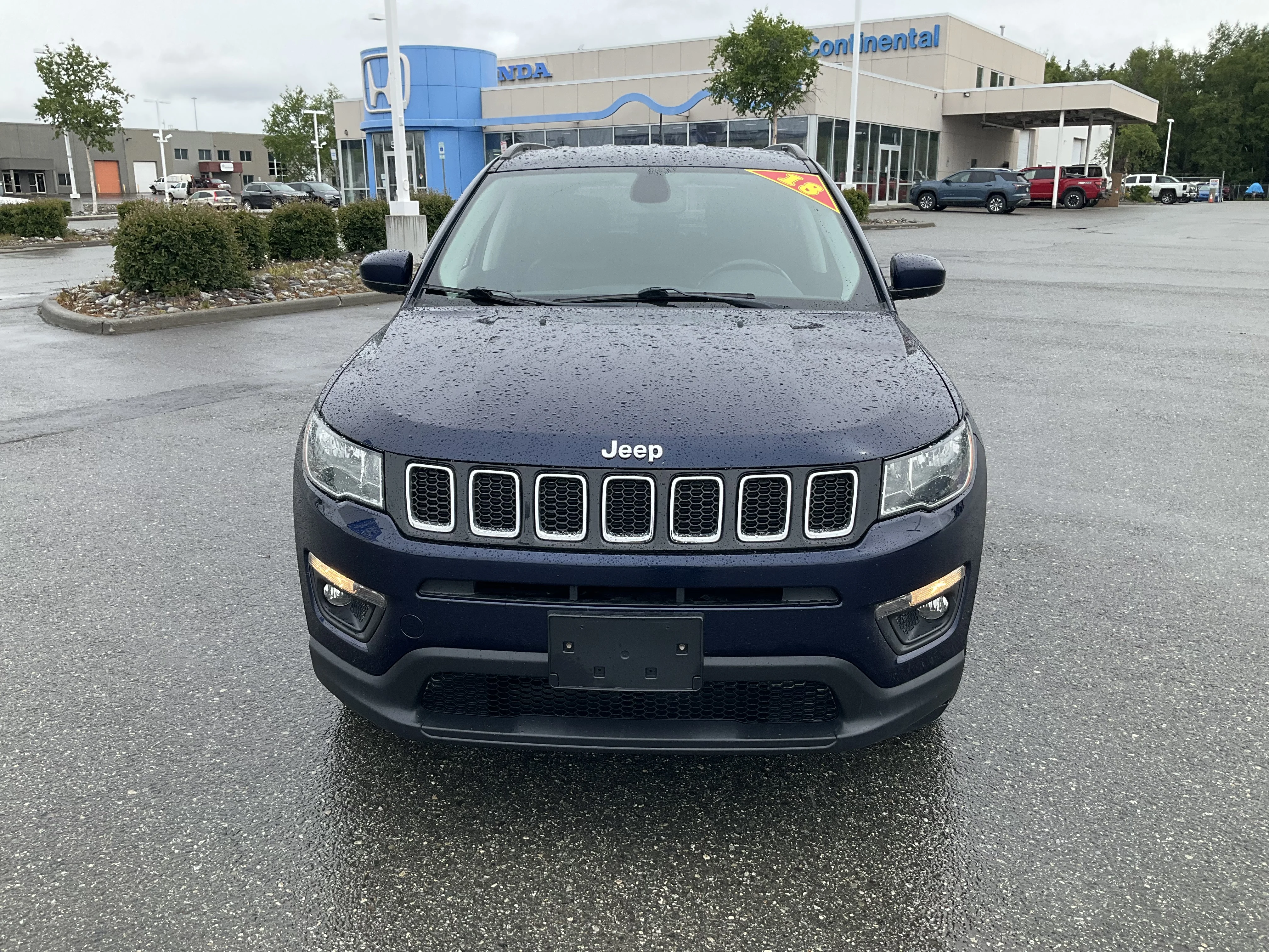 Used 2018 Blue Jeep Latitude image 2